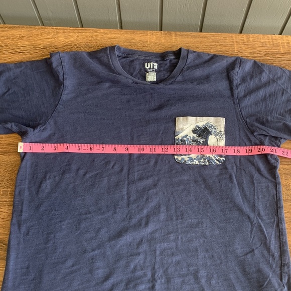 Front pocket T Shirt - Picture 4 of 4